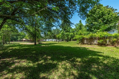 705 S Holly Avenue Cleveland TX 77327