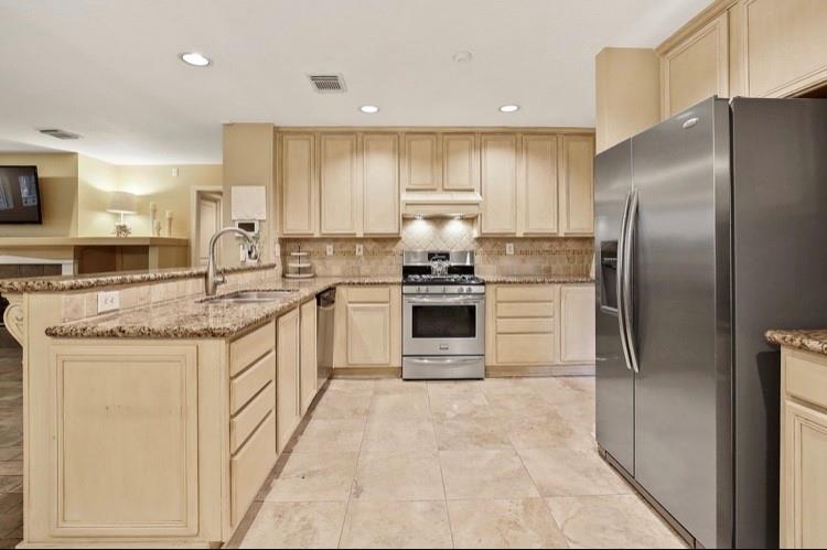 18 Dovewing Place, The Woodlands, Texas image 17