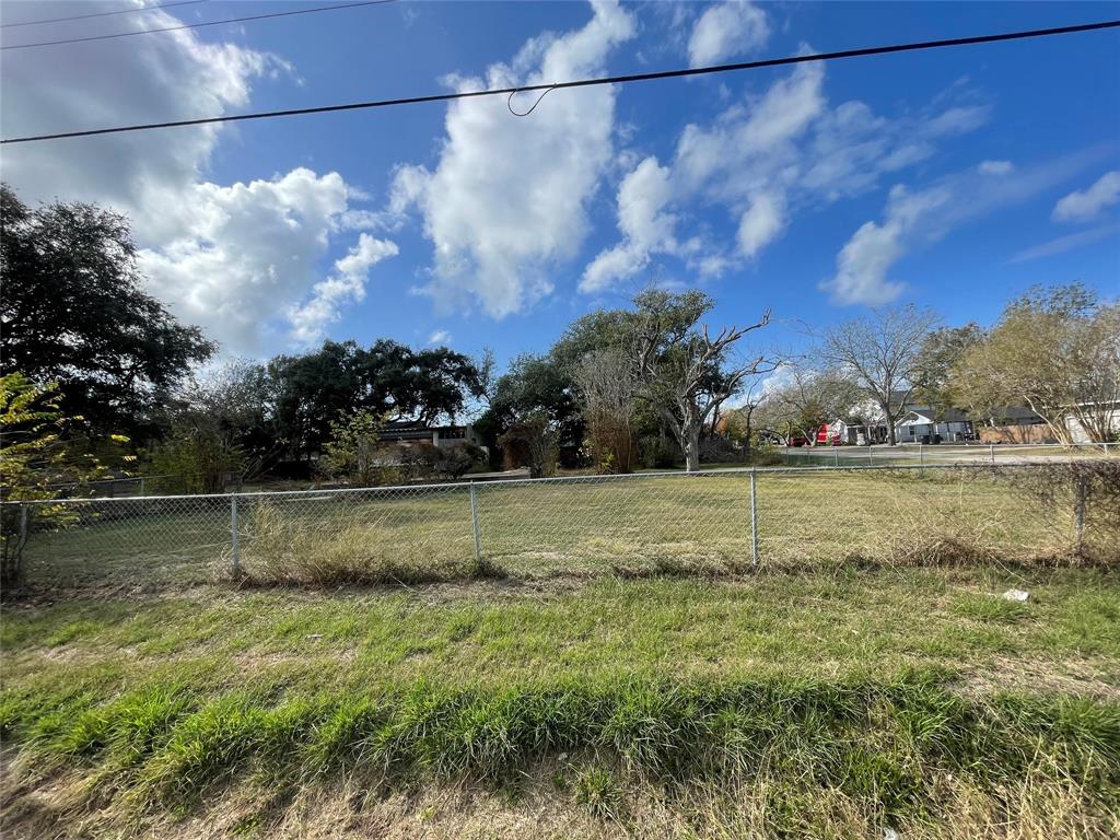 711 4th Street, Palacios, Texas image 8