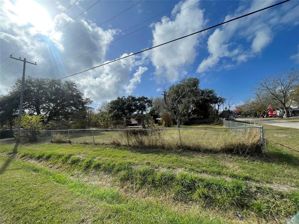 711 4th Street, Palacios, Texas image 9