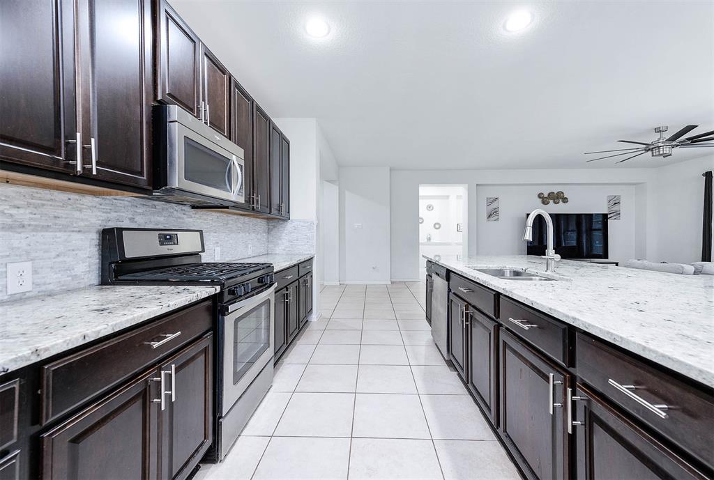 3619 Belmore Lane, Pearland, Texas image 15