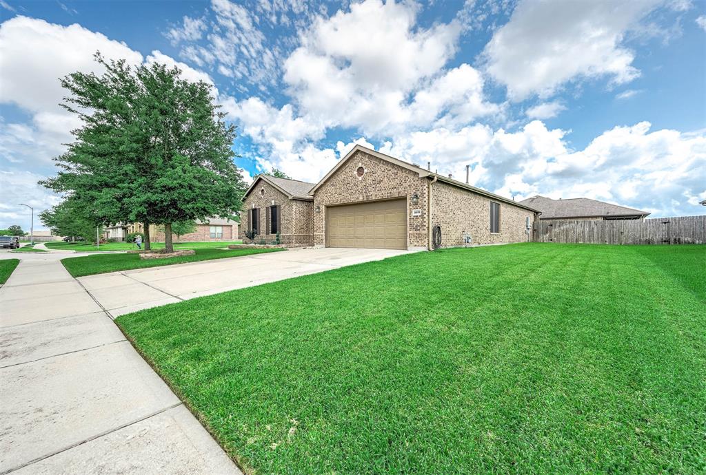 3619 Belmore Lane, Pearland, Texas image 2