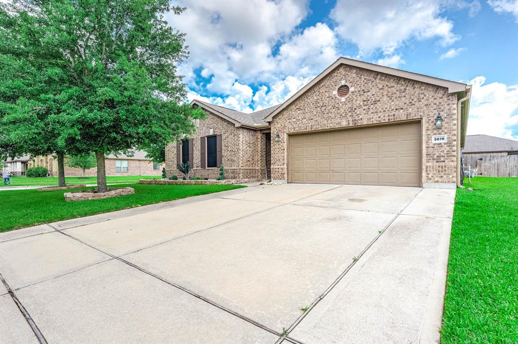 3619 Belmore Lane, Pearland, Texas image 3