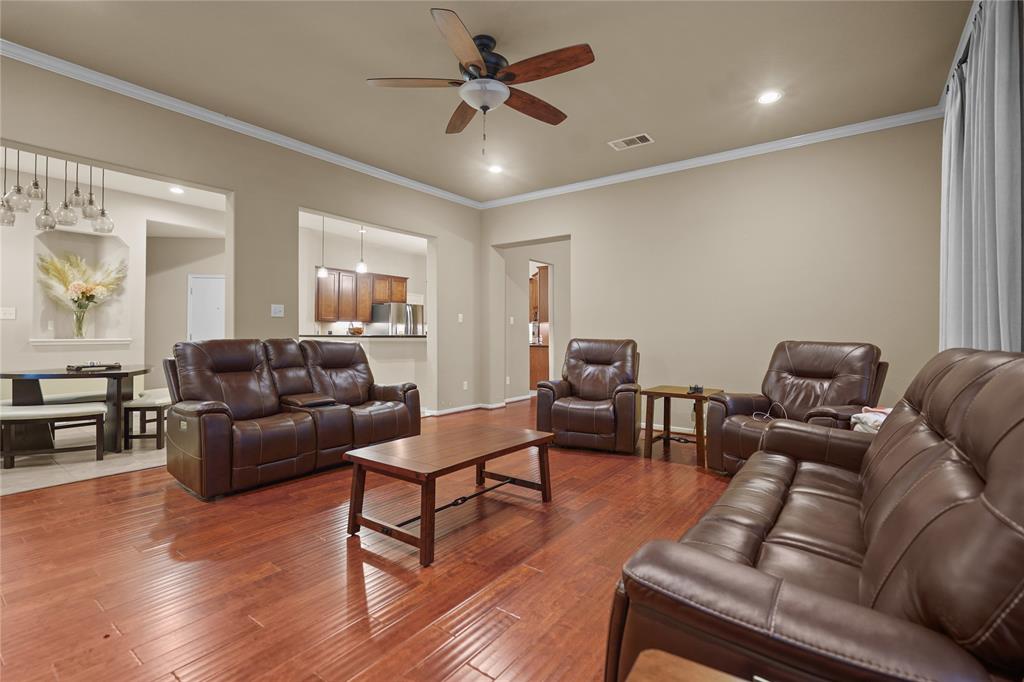 2306 Scarlatti Drive, Pearland, Texas image 7