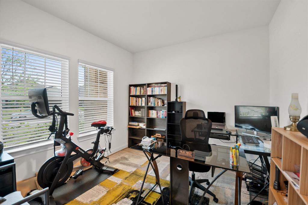 2806 Oakheath Crest Court, Pearland, Texas image 16