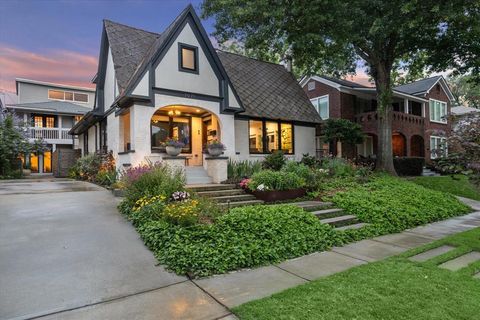 Single Family Residence in Houston TX 1971 Mckinney Street 1.jpg