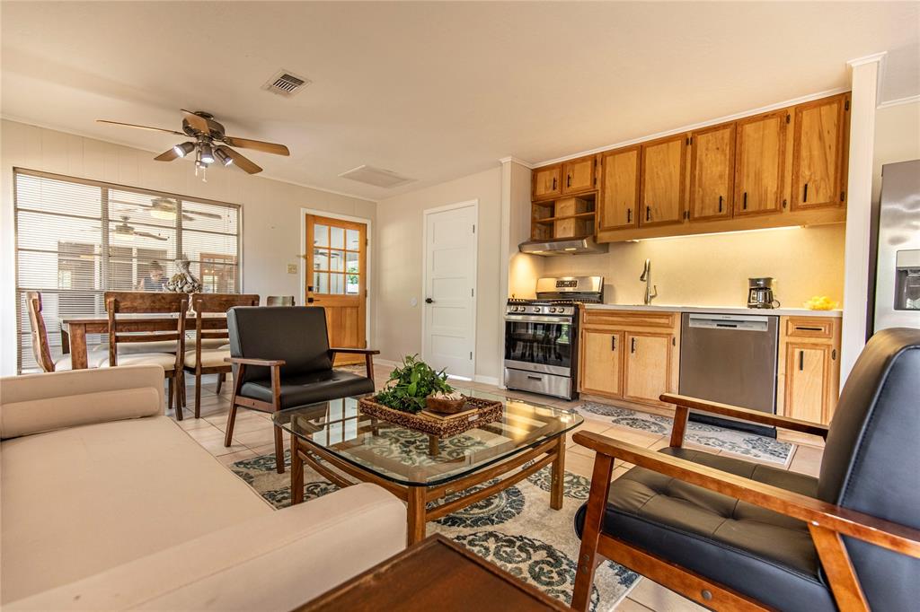 6766 Stokes Road, Bellville, Texas image 7