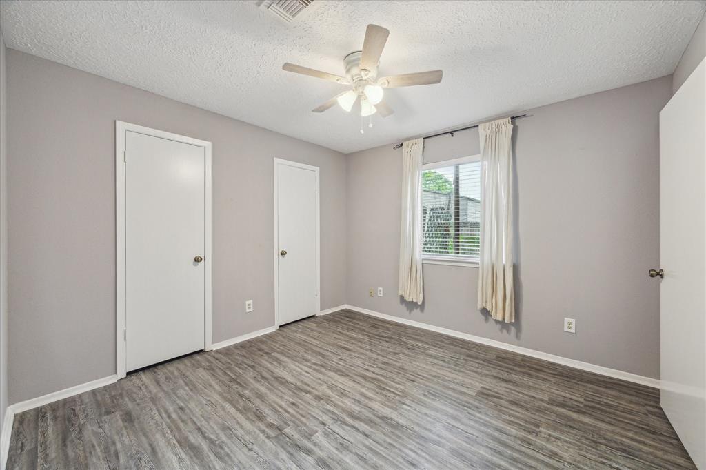 1018 W Castlewood Avenue, Friendswood, Texas image 19