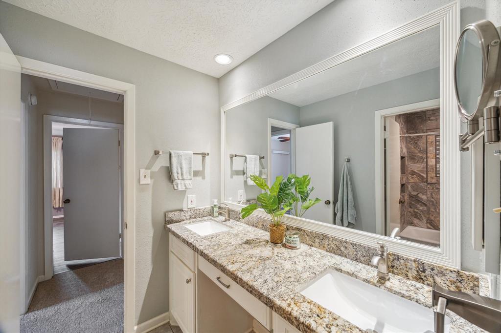 1018 W Castlewood Avenue, Friendswood, Texas image 26