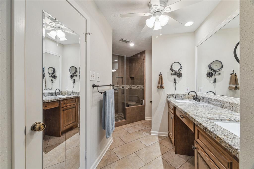 1018 W Castlewood Avenue, Friendswood, Texas image 22