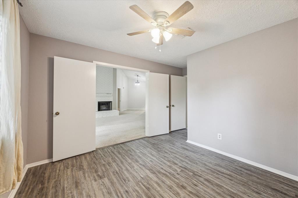 1018 W Castlewood Avenue, Friendswood, Texas image 18