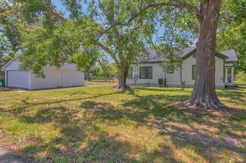 428 E Magnolia Street, Angleton, Texas image 20