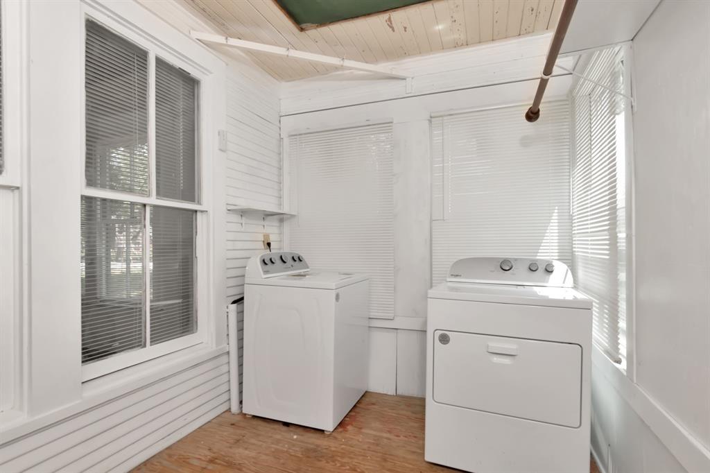 428 E Magnolia Street, Angleton, Texas image 4