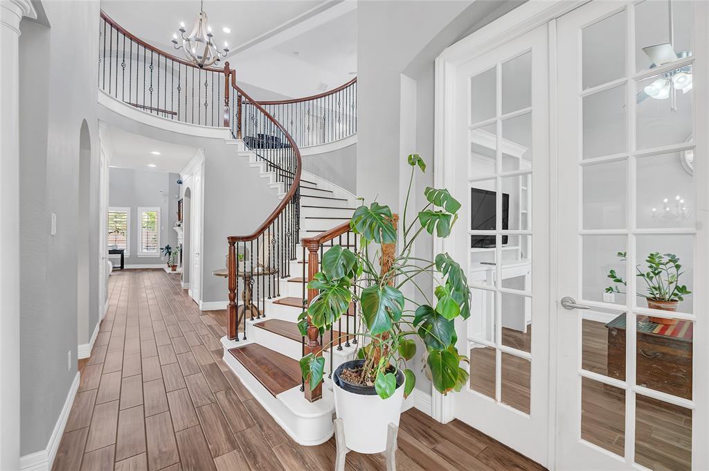 5531 Grandwood Lane