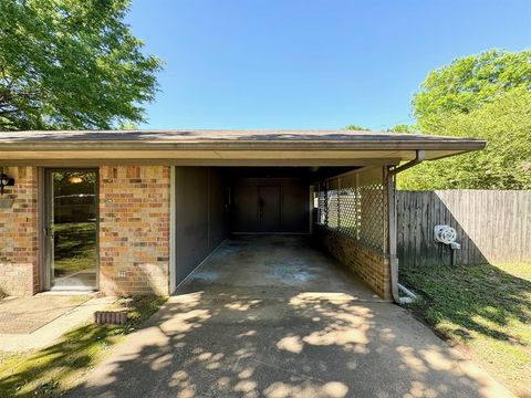 A home in Crockett