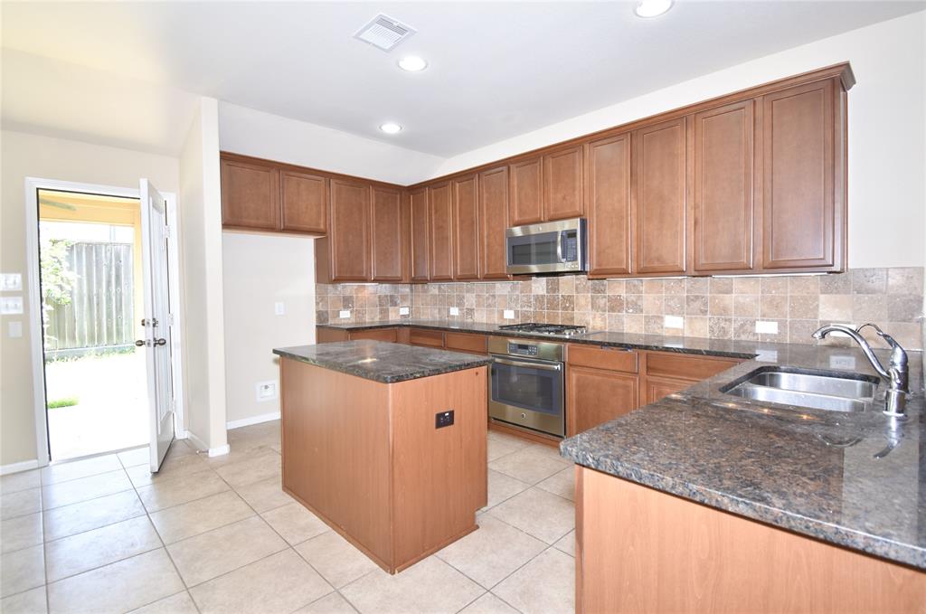 24034 Schults Meadow Lane, Spring, Texas image 15