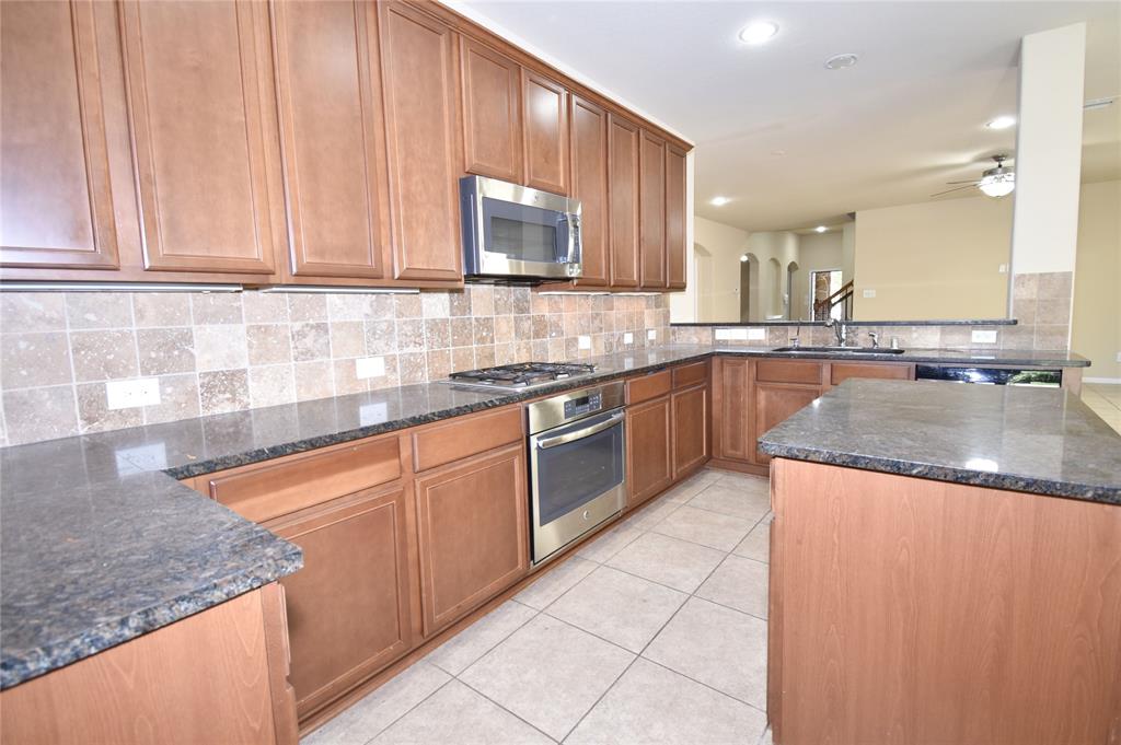 24034 Schults Meadow Lane, Spring, Texas image 17