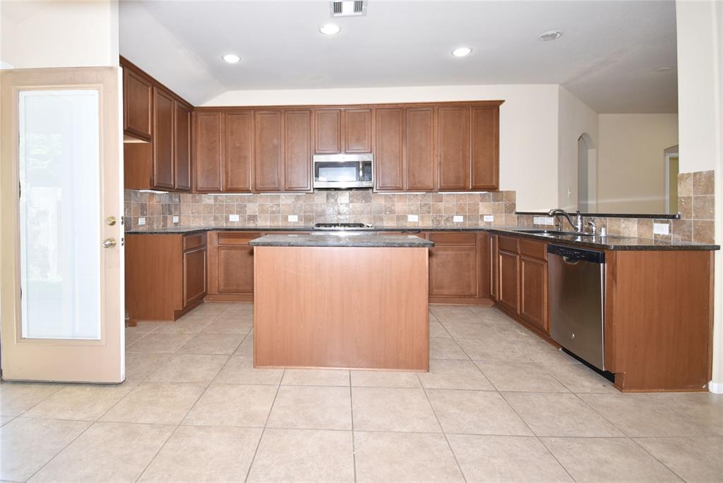 24034 Schults Meadow Lane, Spring, Texas image 16