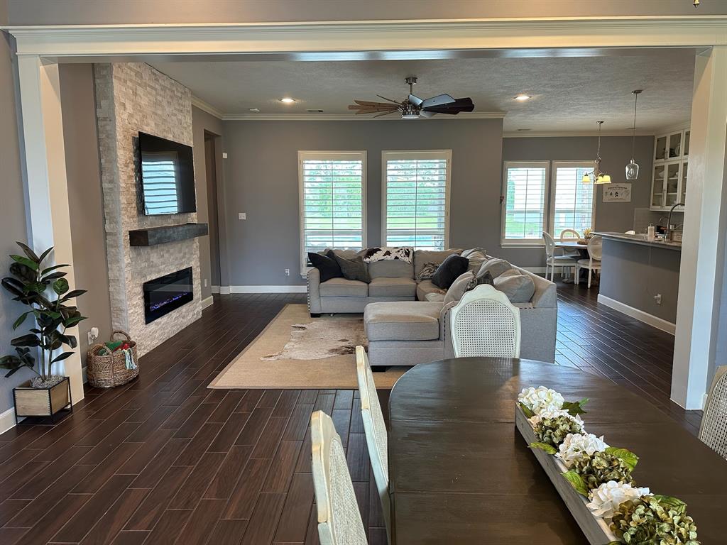 5219 Camp Creek Road, Baytown, Texas image 2