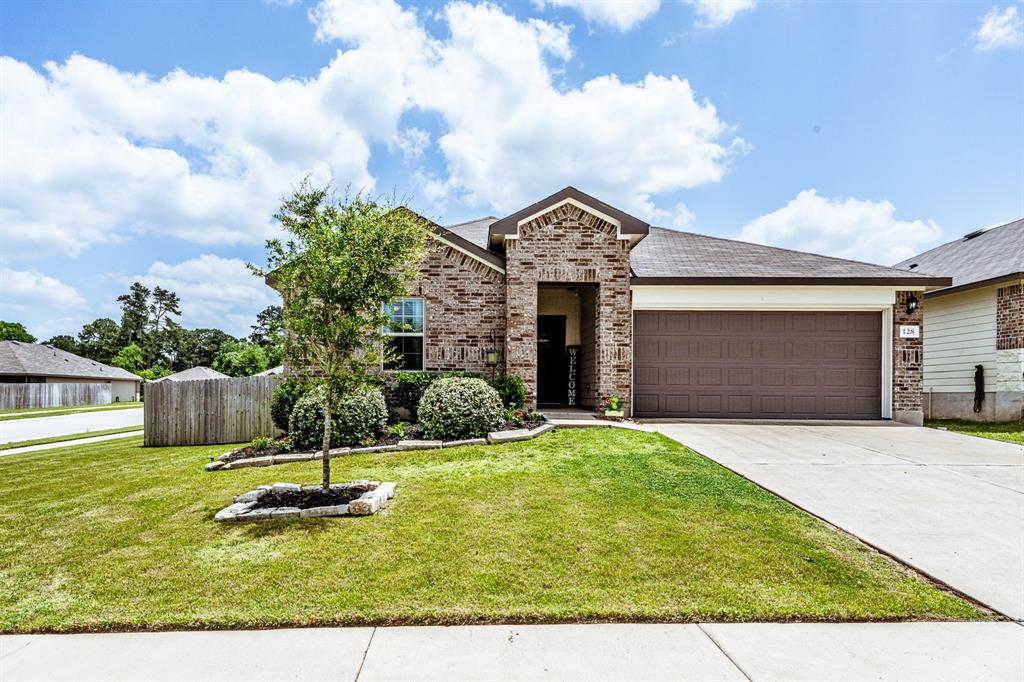 128 Barton Creek Drive, Huntsville, Texas image 1