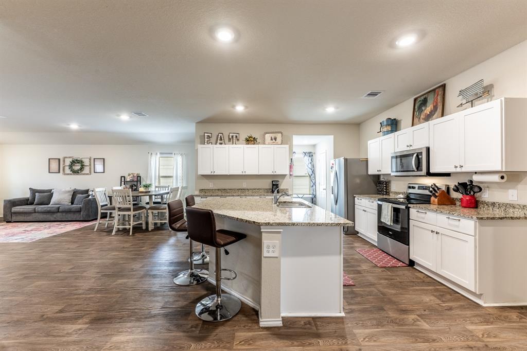 128 Barton Creek Drive, Huntsville, Texas image 8