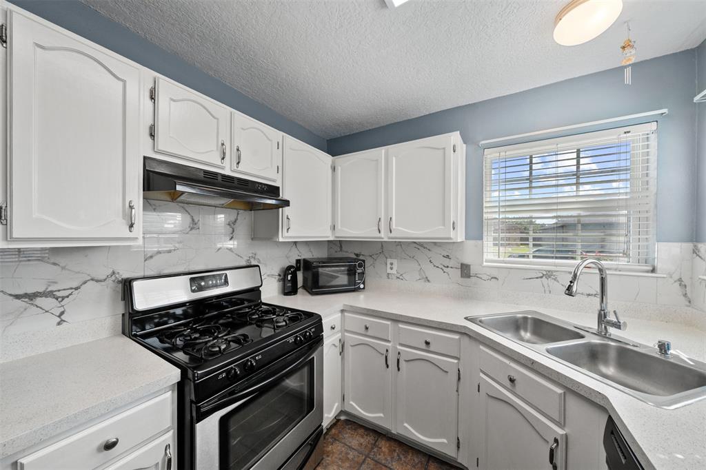 11514 Eaglewood Drive, Houston, Texas image 4