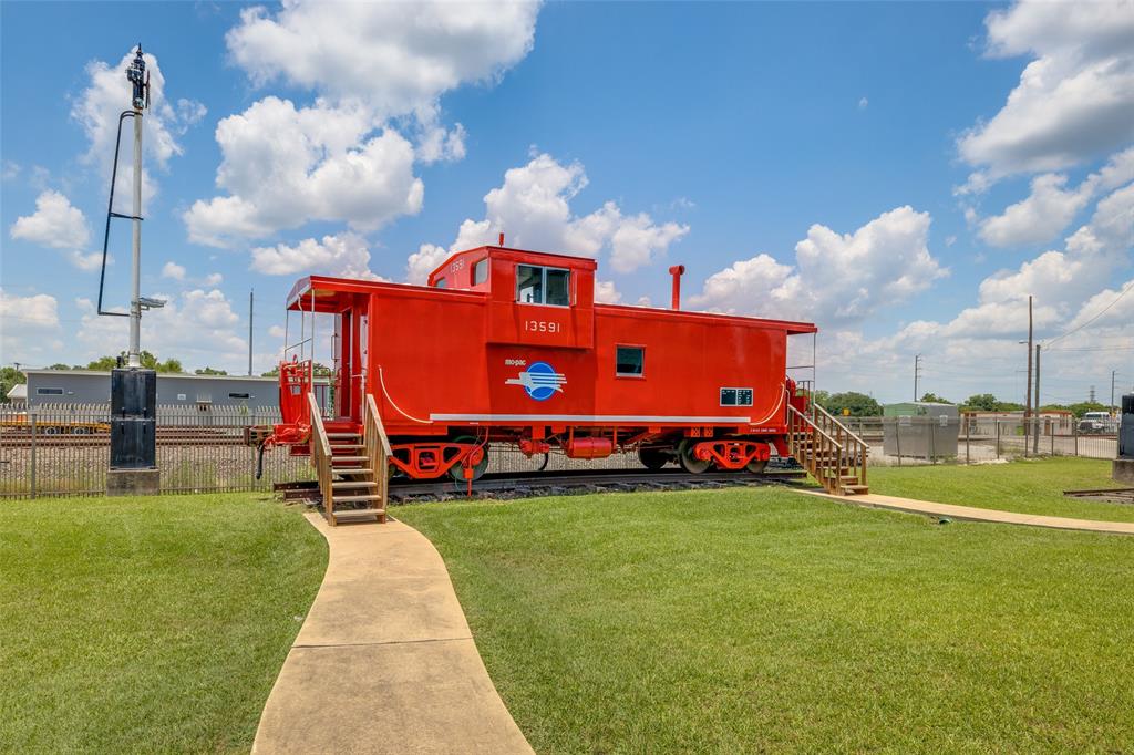 10603 Birds Nest Drive, Beasley, Texas image 18