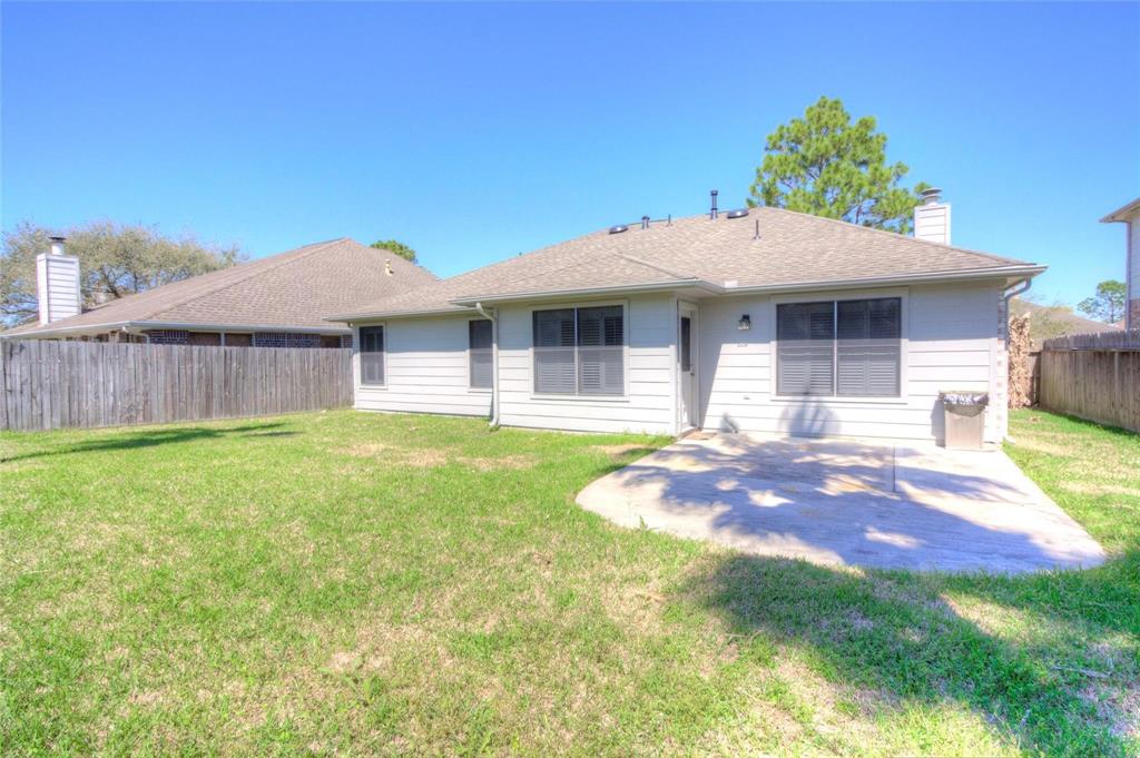4906 Lochman Lane, Pearland, Texas image 15