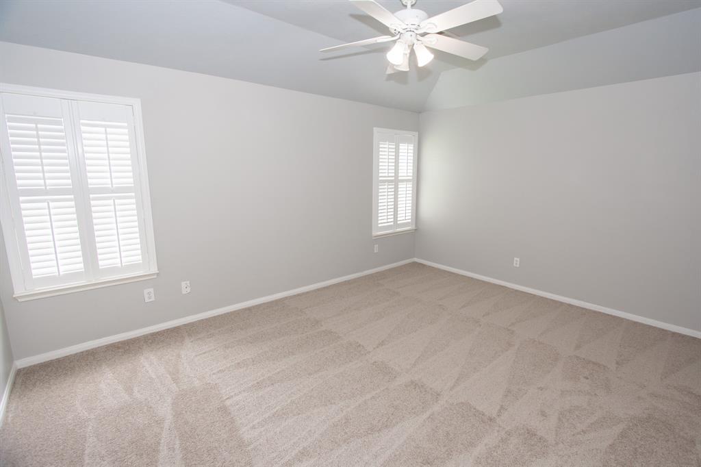 4906 Lochman Lane, Pearland, Texas image 7