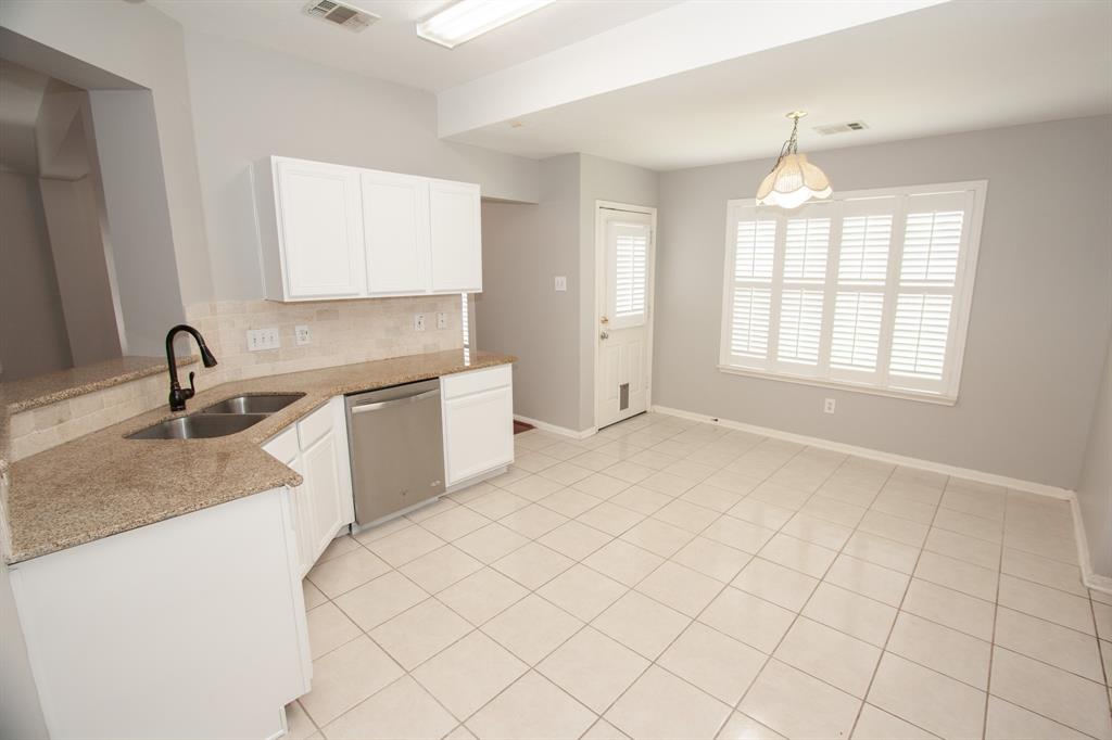 4906 Lochman Lane, Pearland, Texas image 6