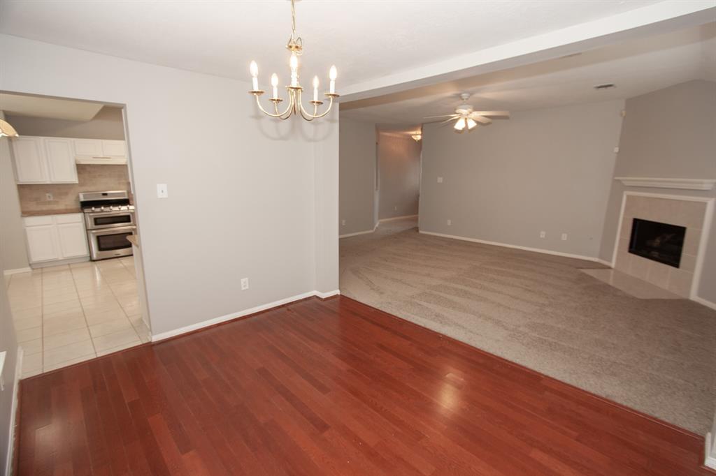 4906 Lochman Lane, Pearland, Texas image 4