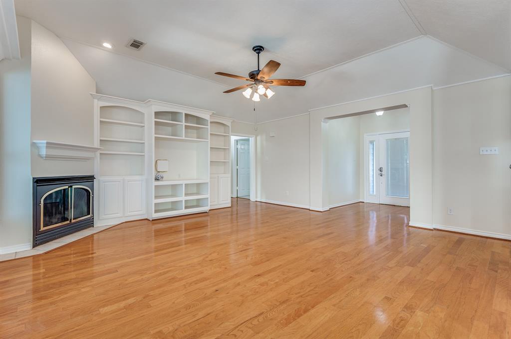 341 Sam Houston Loop