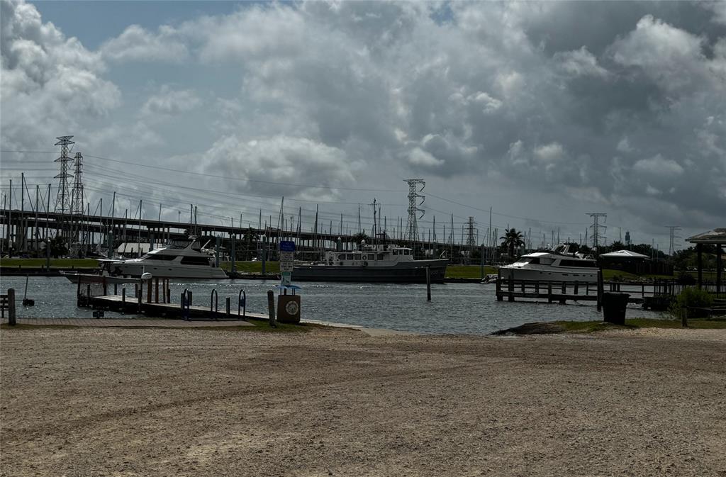 210 Queen Road, Clear Lake Shores, Texas image 33