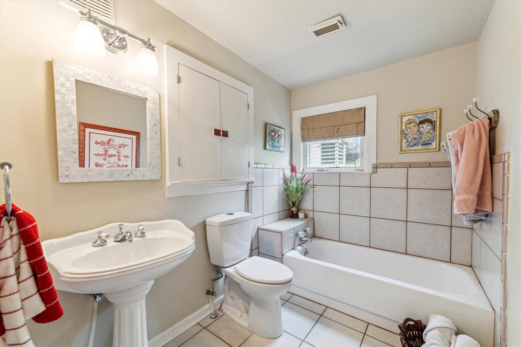 210 Queen Road, Clear Lake Shores, Texas image 28