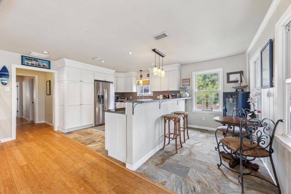 210 Queen Road, Clear Lake Shores, Texas image 13