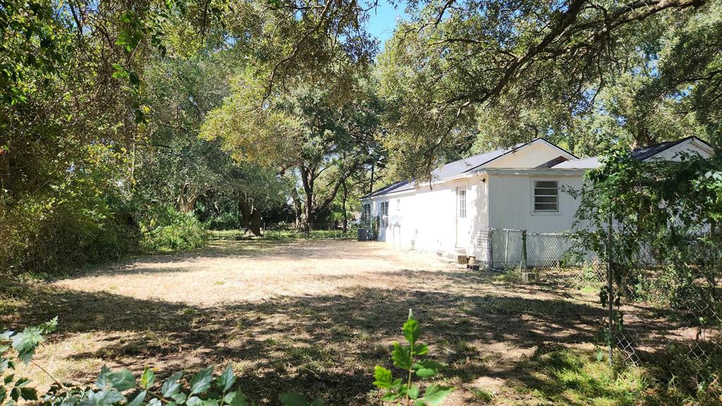 1812 Willow Street, Liberty, Texas image 14