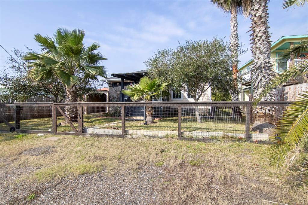 827 S Magnolia Street, Rockport, Texas image 4