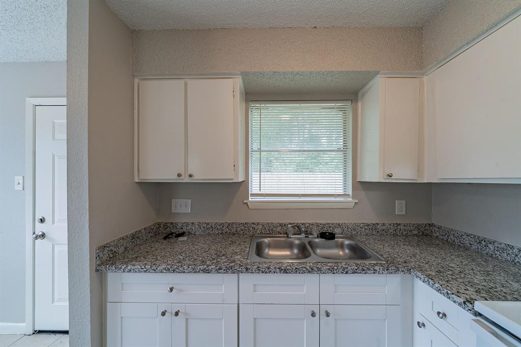 10003 Valley Sun Drive, Houston, Texas image 3