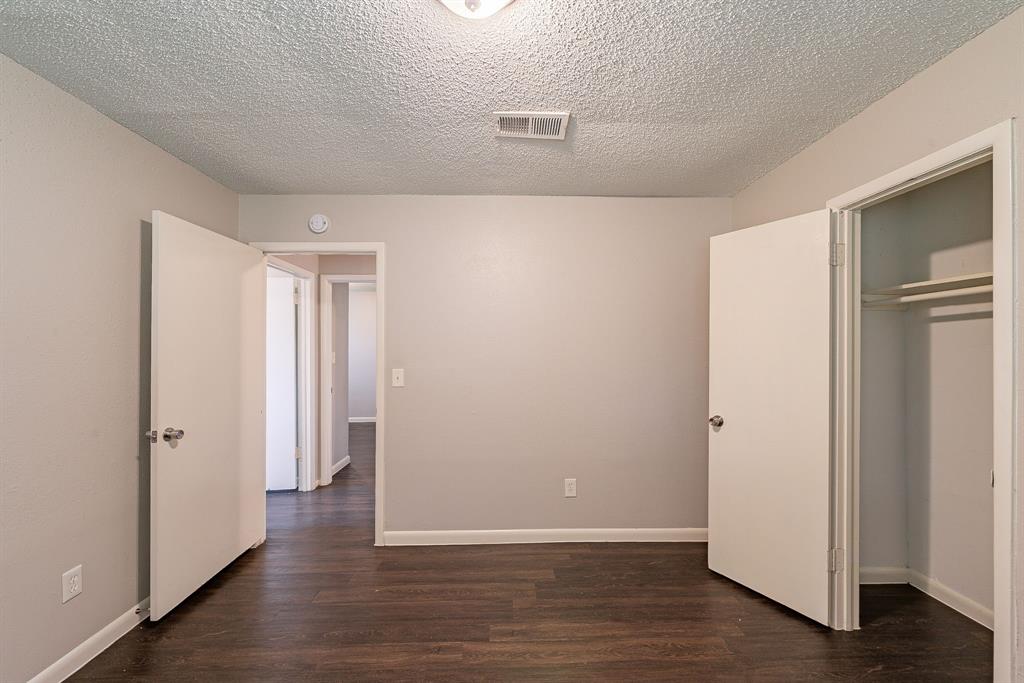 10003 Valley Sun Drive, Houston, Texas image 16