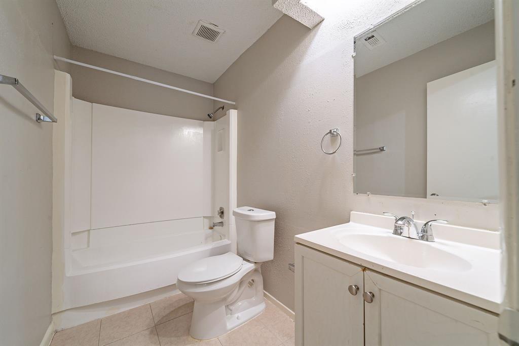10003 Valley Sun Drive, Houston, Texas image 17