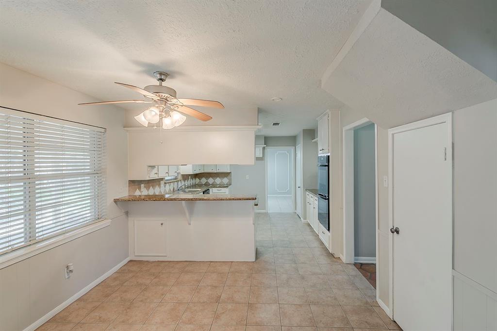 7803 Hurst Forest Drive, Humble, Texas image 10