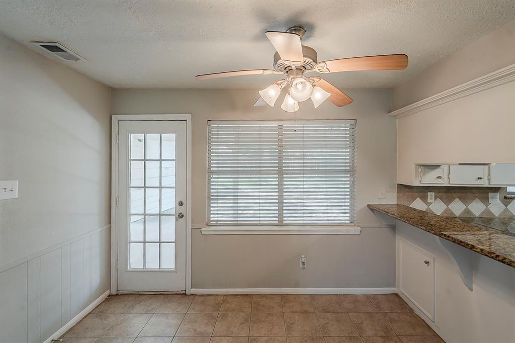 7803 Hurst Forest Drive, Humble, Texas image 8