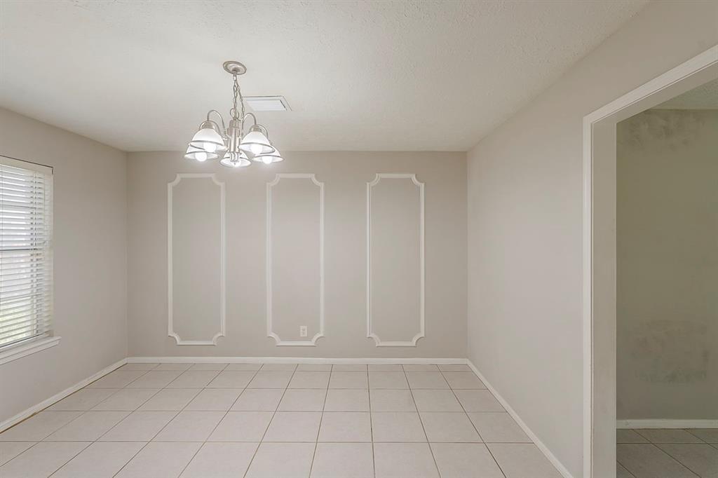 7803 Hurst Forest Drive, Humble, Texas image 19