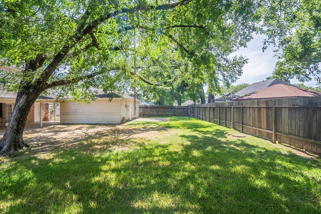 7803 Hurst Forest Drive, Humble, Texas image 46