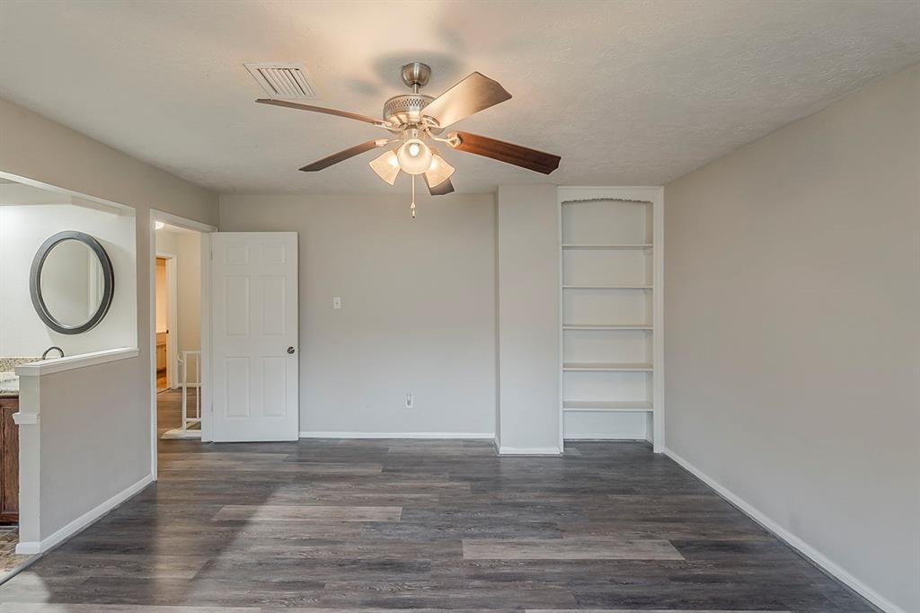 7803 Hurst Forest Drive, Humble, Texas image 29
