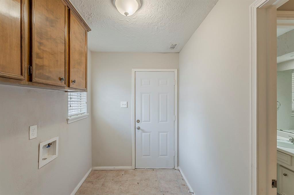 7803 Hurst Forest Drive, Humble, Texas image 18