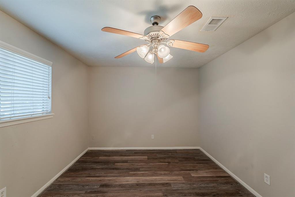 7803 Hurst Forest Drive, Humble, Texas image 37