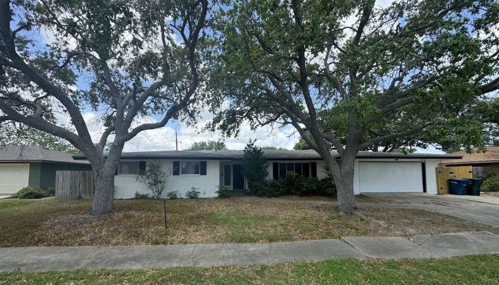 426 Pennington Drive, Corpus Christi, Texas image 1