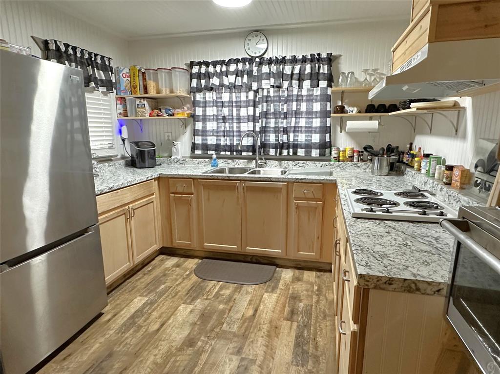102 Worthy Street, Donie, Texas image 15