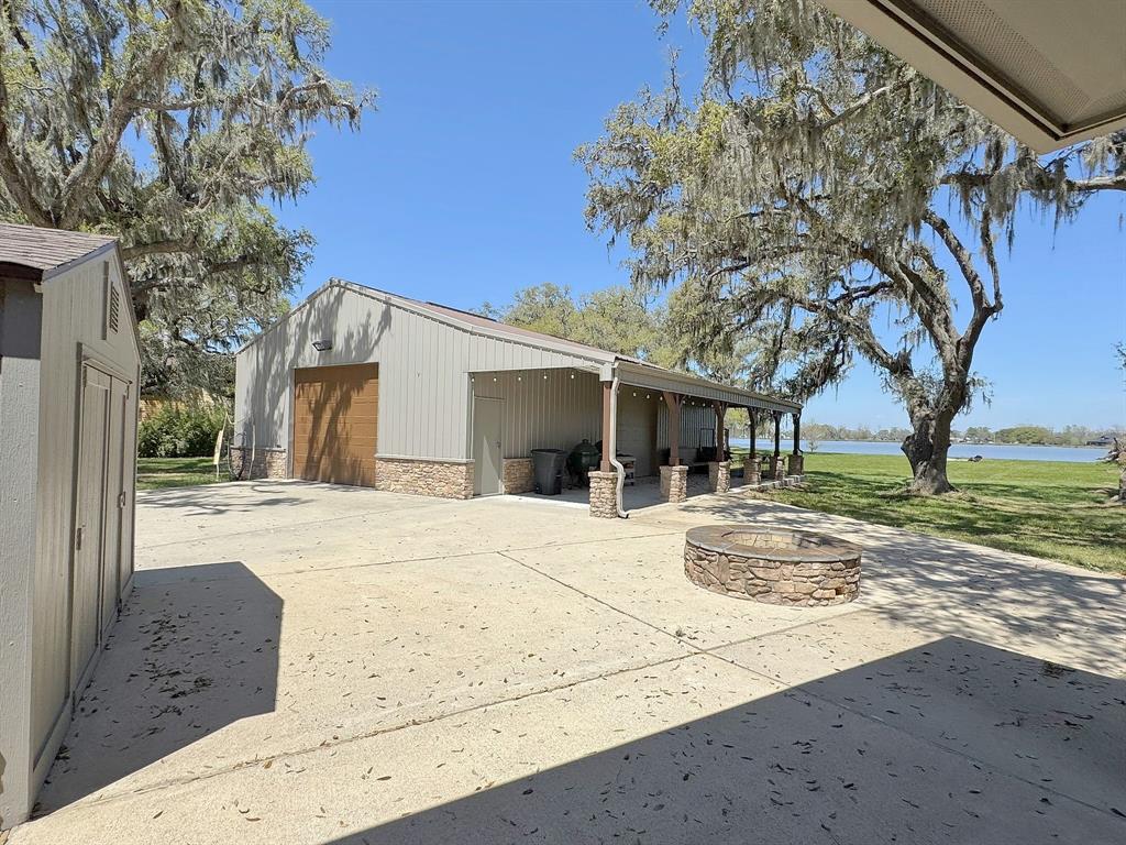 814 Sunset Trail, Angleton, Texas image 18